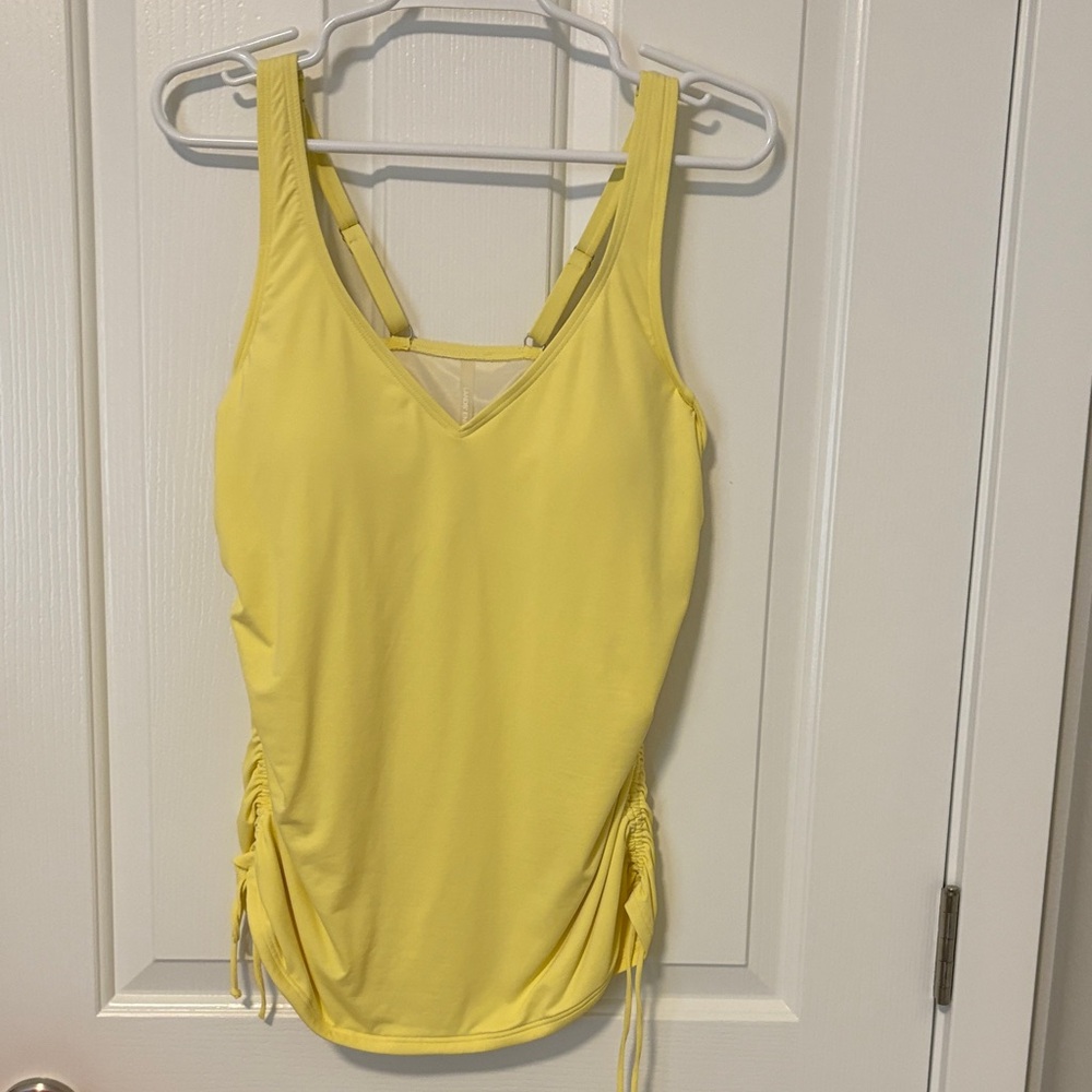 Land’s End Tankini. Adjustable straps. Built in bra. Size: 10